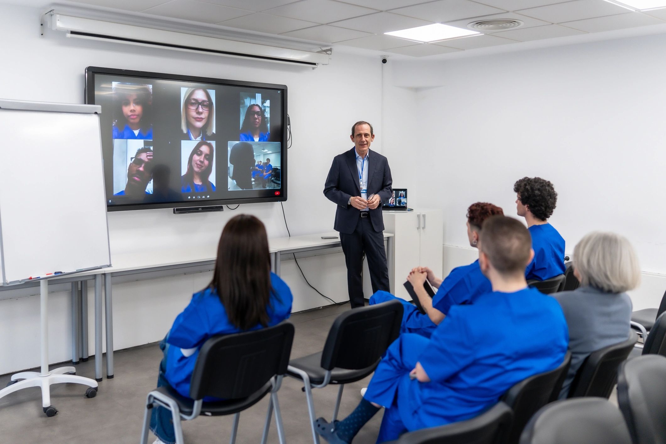 Medical education technology environment with connected presentation systems